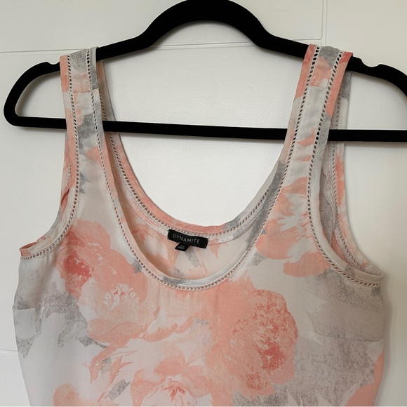 DYNAMITE | Floral Dressy Tank | Small - Picture 2 of 4